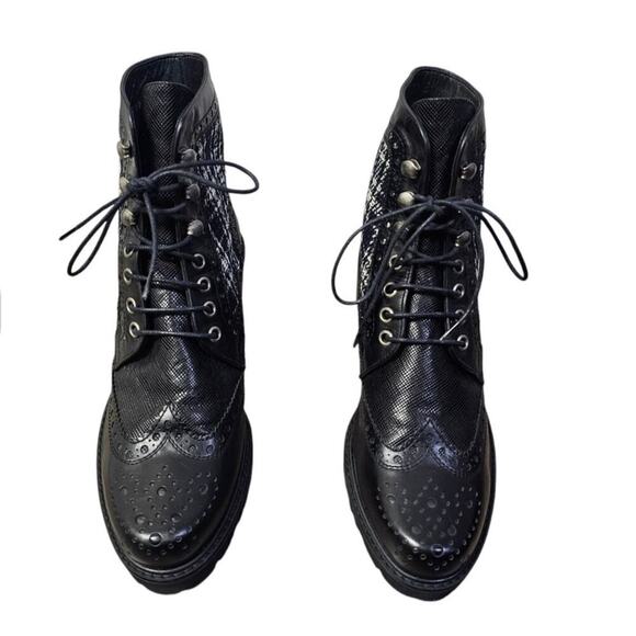 Stuart Weitzman Rare Women’s Brogue Ankle Boots Black Plaid Lace-Up Size 8 - Picture 7 of 12